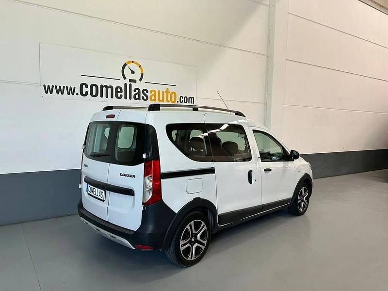 Usado Dacia Dokker 102 CV (75 kW) 2018 Blanco Monovolumen