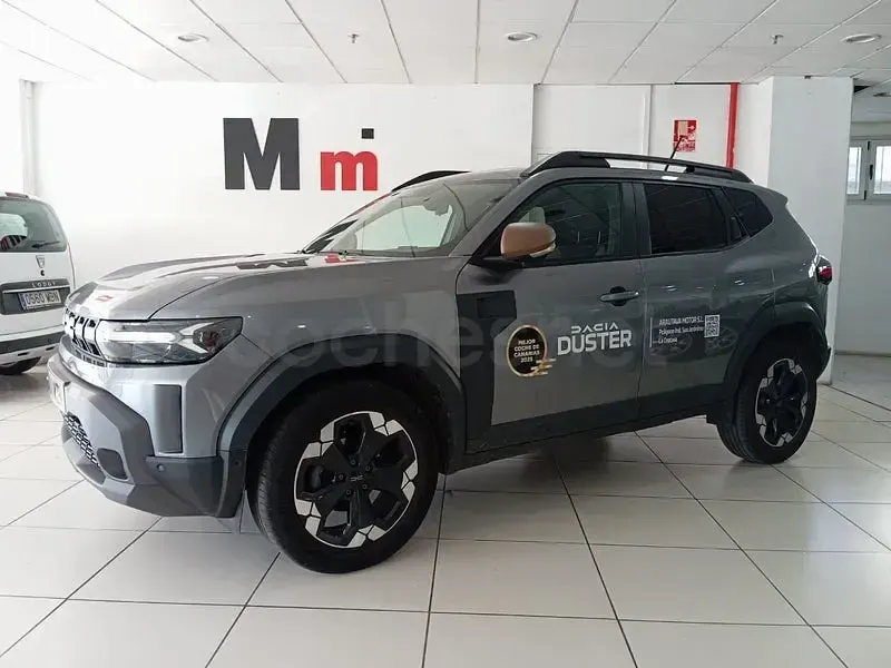 Usado Dacia Duster Extreme 130 CV (95 kW) 2025 Gris / plata SUV