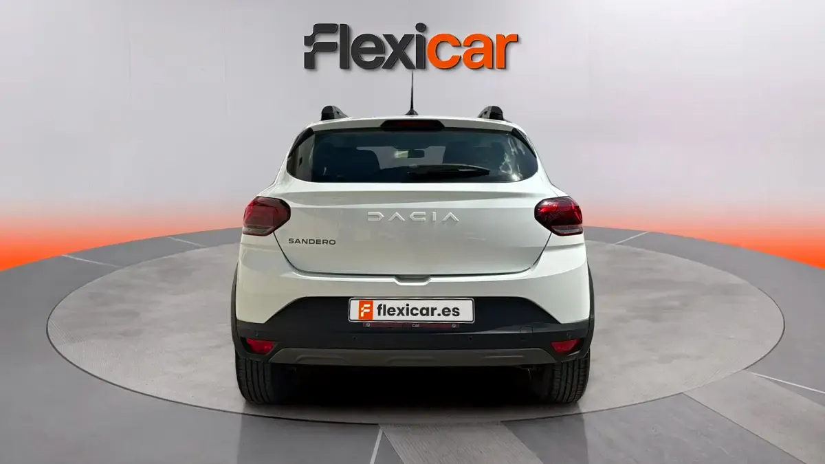Usado Dacia Sandero Essentiel 101 CV (74 kW) 2023 Blanco Berlina