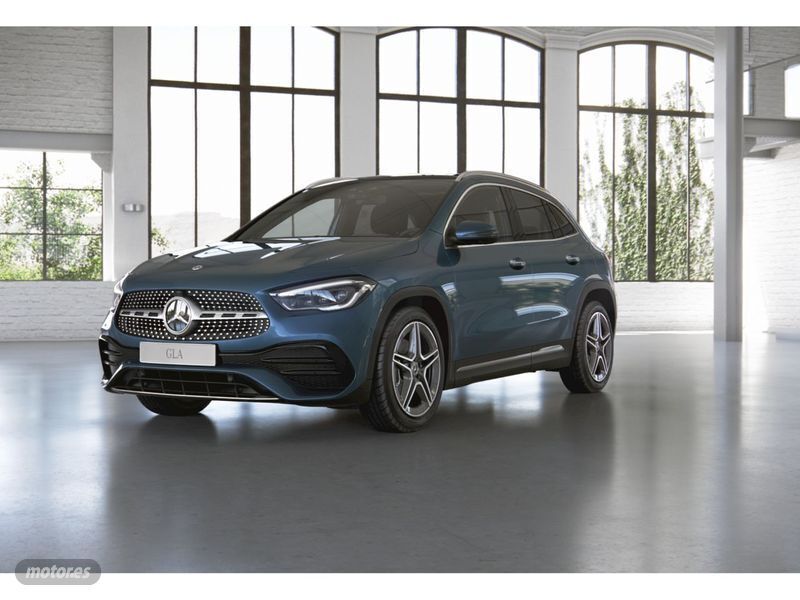 Denim blue metallic paint Usado 2021 Mercedes GLA200 AMG line SUV | 37.250 € (Un poco caro) - Imagen 1/3
