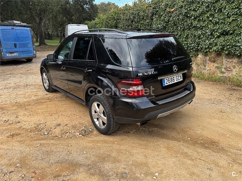 Negro Usado 2008 Mercedes ML320 Edition 1 SUV | 7800 € (Precio justo) - Imagen 1/4