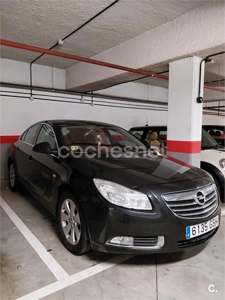 Usado Opel Insignia Cosmo 160 CV (117 kW) 2009 Negro Berlina