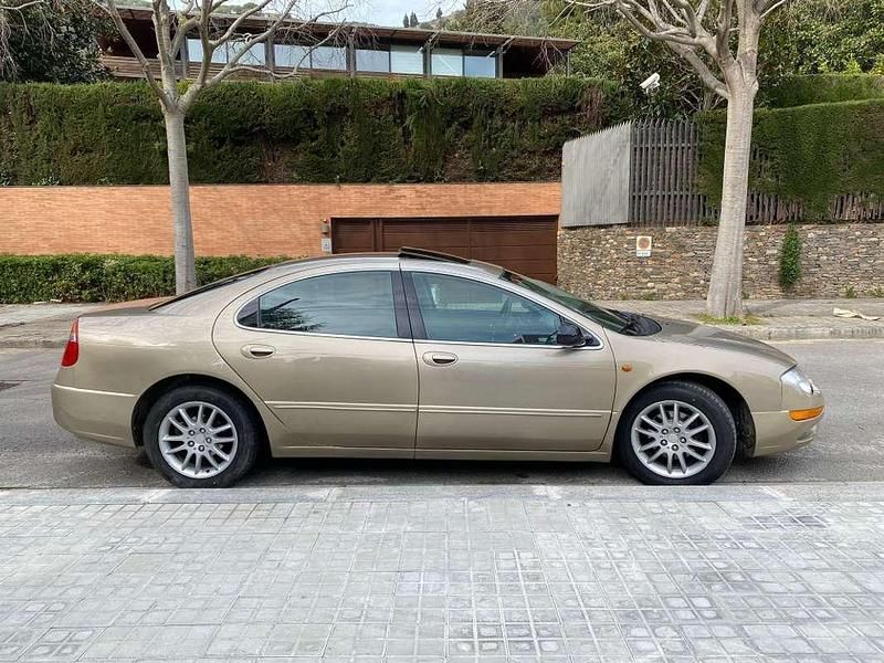 Usado Chrysler 300C 253 CV (186 kW) 2004 Beige Berlina