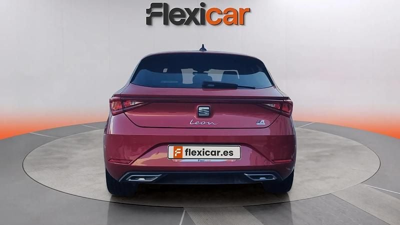 Usado Seat Leon FR 204 CV (150 kW) 2020 Rojo Berlina