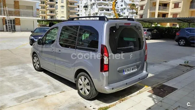 Usado Citroën Berlingo Shine 130 CV (95 kW) 2018 Gris / plata Monovolumen