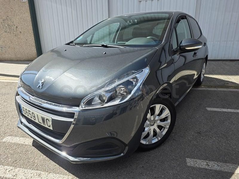 Usado Peugeot 208 Active 99 CV (72 kW) 2018 Gris / plata Utilitario