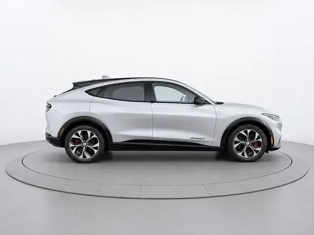 Usado Ford Mustang Mach-E 258 kW (351 CV) 2022 Gris SUV