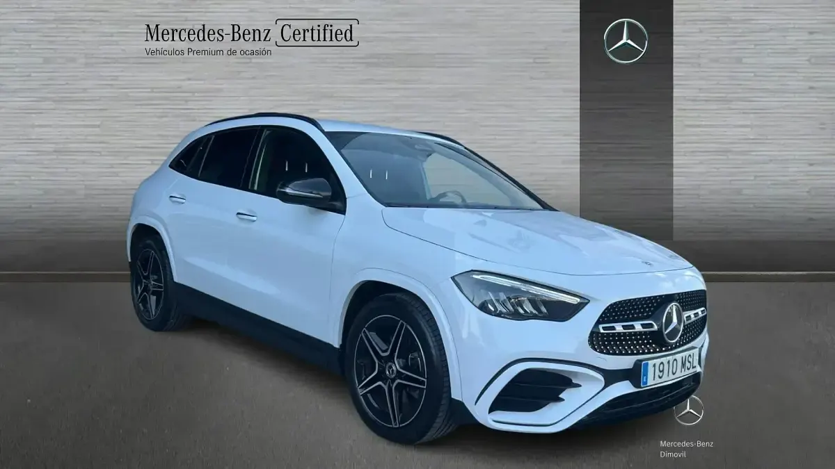 Usado Mercedes GLA200 AMG line 150 CV (110 kW) 2024 Blanco SUV