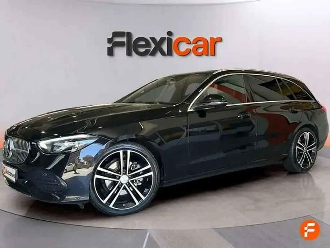 Usado Mercedes C200 163 CV (119 kW) 2023 Negro Familiar