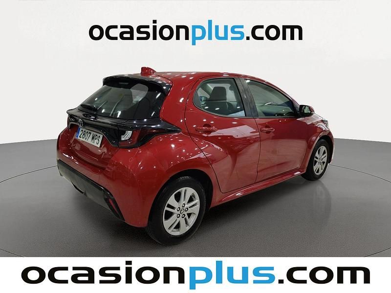 Usado Toyota Yaris Edition 125 CV (91 kW) 2024 Rojo Utilitario