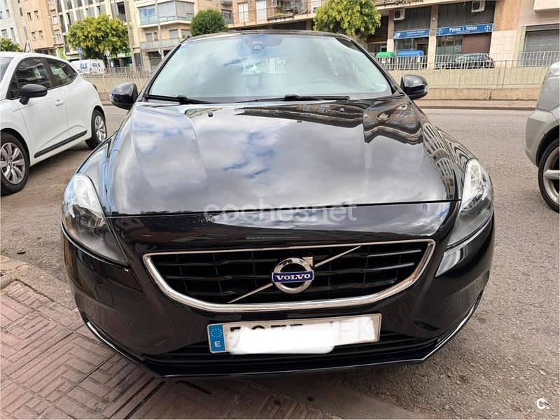 Usado Volvo V40 R-Design Kinetic 115 CV (84 kW) 2015 Negro Berlina