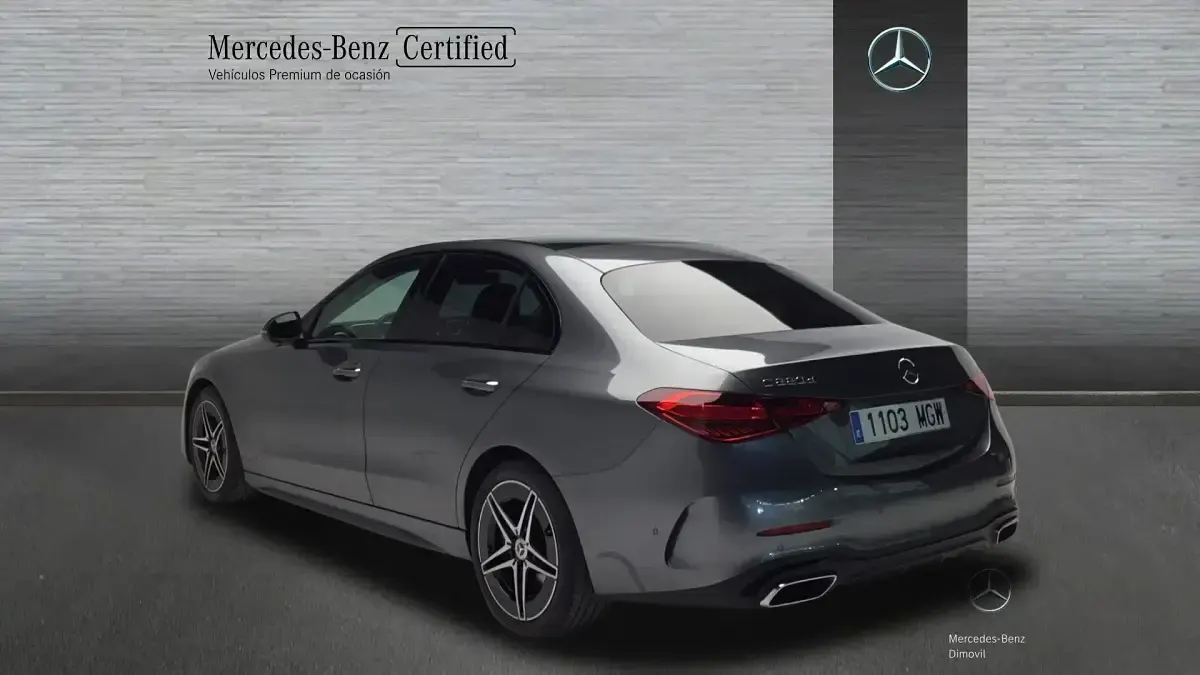 Usado Mercedes C220 200 CV (147 kW) 2023 Gris selenita Berlina