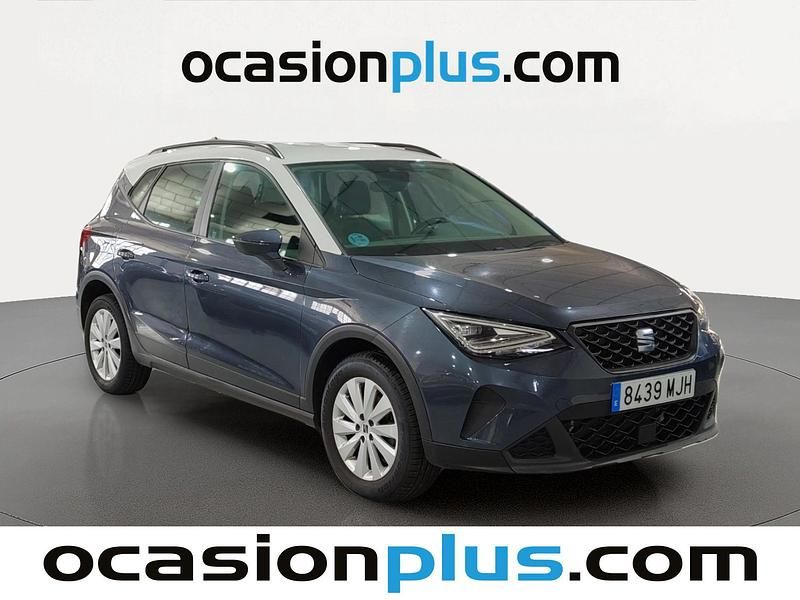 Usado Seat Arona Style 110 HP (80 kW) 2023 Cinzento SUV