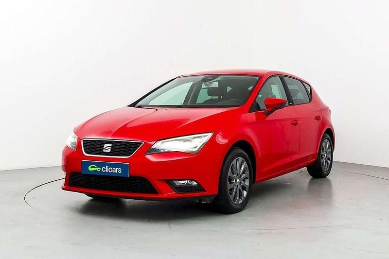 Usado Seat Leon Style 105 CV (77 kW) 2014 Rojo Utilitario
