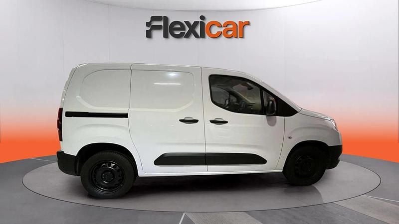Usado Toyota Proace City City 131 CV (96 kW) 2024 Blanco Monovolumen