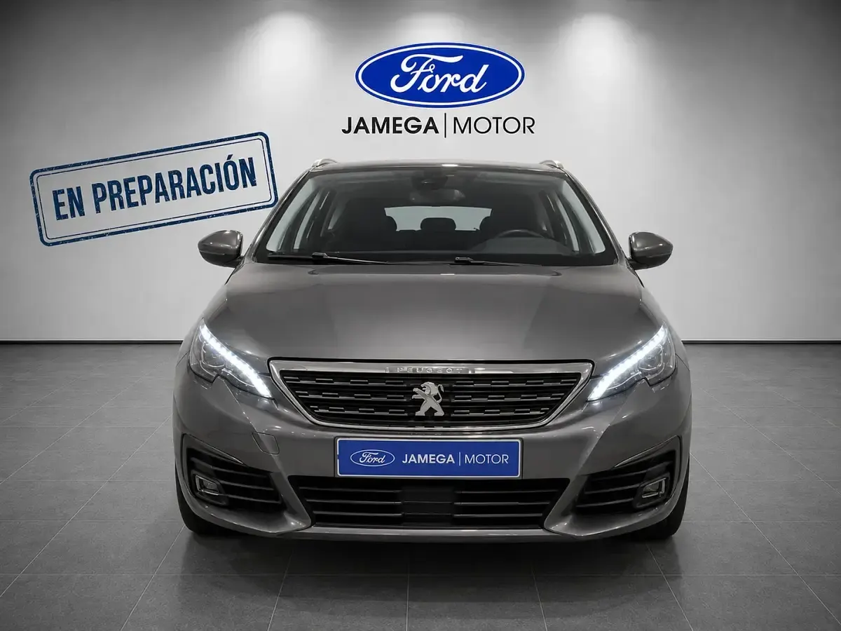 Usado Peugeot 308 SW Allure 130 CV (95 kW) 2021 Gris Familiar