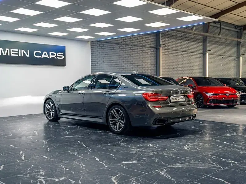 Usado BMW 740 iPerformance 326 CV (239 kW) 2017 Gris / plata Berlina