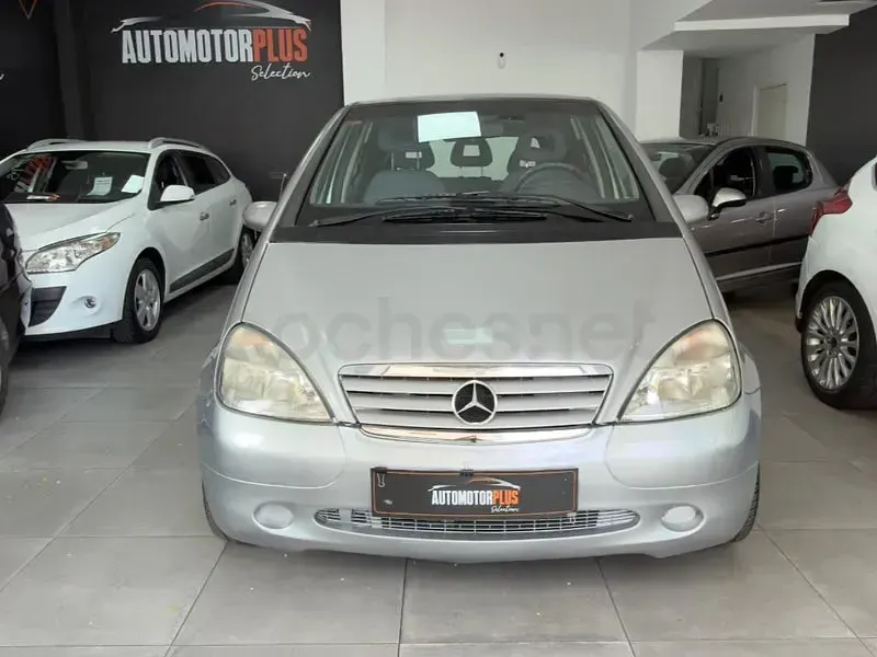 Usado Mercedes A170 Elegance 95 CV (69 kW) 2001 Gris / plata Utilitario