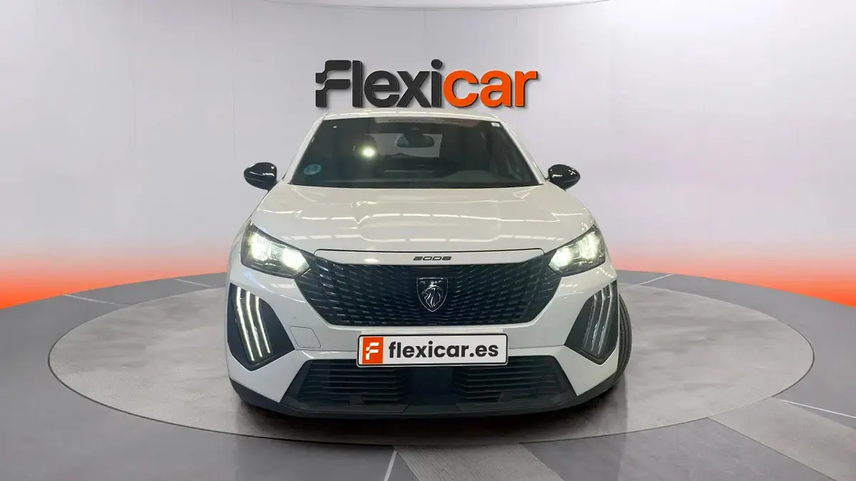 Usado Peugeot 2008 Active 102 CV (75 kW) 2023 Blanco SUV