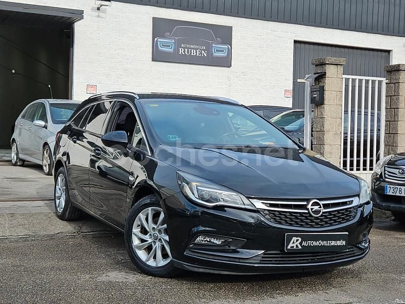 Usado Opel Astra Dynamic 110 CV (80 kW) 2018 Negro Familiar