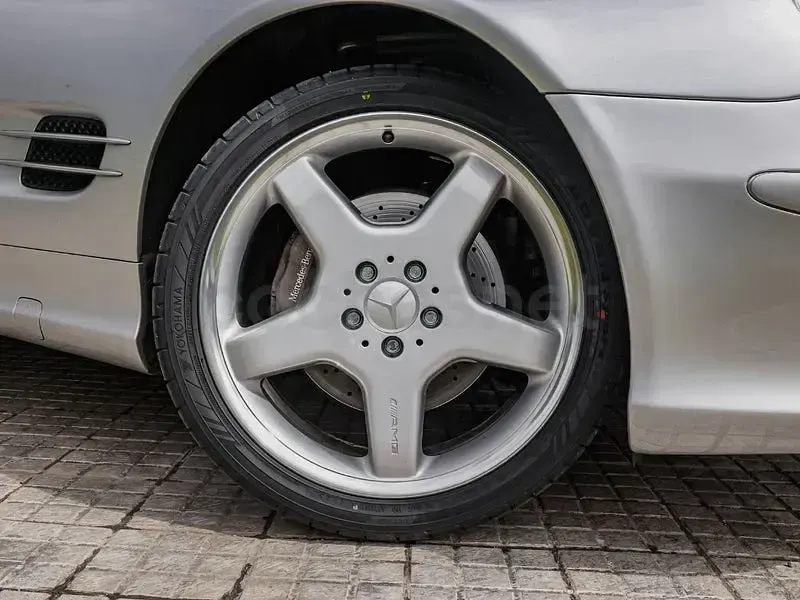 Usado Mercedes SL500 306 CV (225 kW) 2002 Gris / plata Descapotable