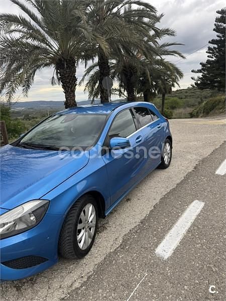 Usado Mercedes A180 Style 109 HP (80 kW) 2013 Azul Sedan