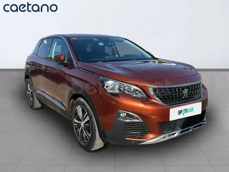 Usado Peugeot 3008 Active 130 CV (95 kW) 2019 Gris / plata SUV