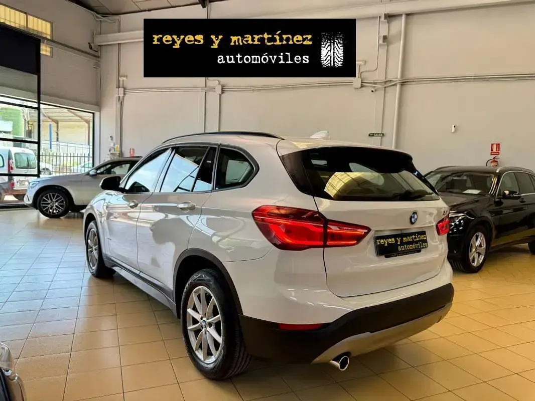 Usado BMW X1 Advantage 150 CV (110 kW) 2018 Blanco SUV