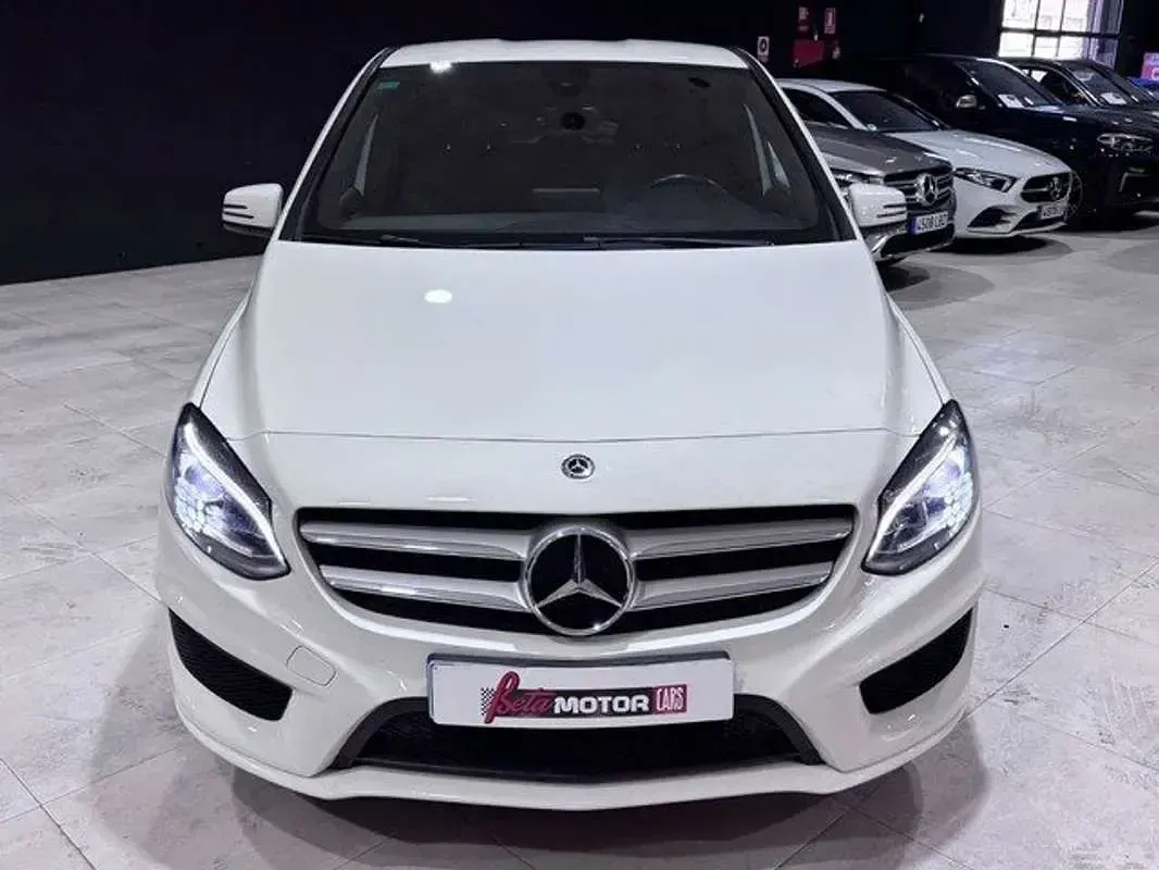 Usado Mercedes B200 136 CV (100 kW) 2018 Blanco Utilitario