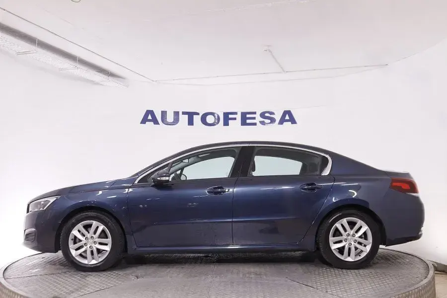 Usado Peugeot 508 Active 150 CV (110 kW) 2015 Azul Berlina