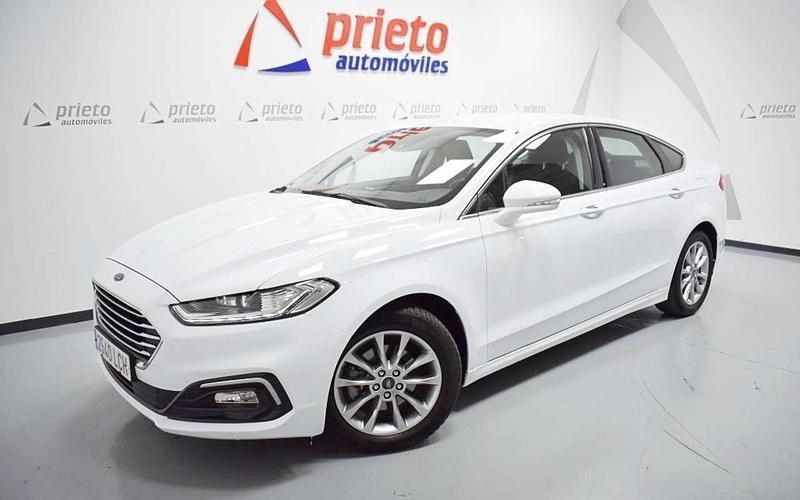 Blanco Usado 2019 Ford Mondeo Titanium Berlina | 15.900 € (Precio justo) - Imagen 1/4