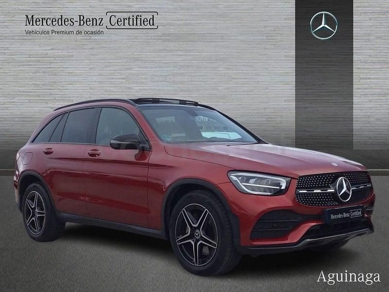 Usado Mercedes GLC220 194 CV (142 kW) 2022 Granate SUV