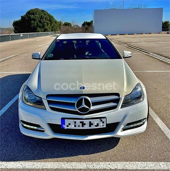 Używany Mercedes C220 170 KM (125 kW) 2012 Biały Coupe