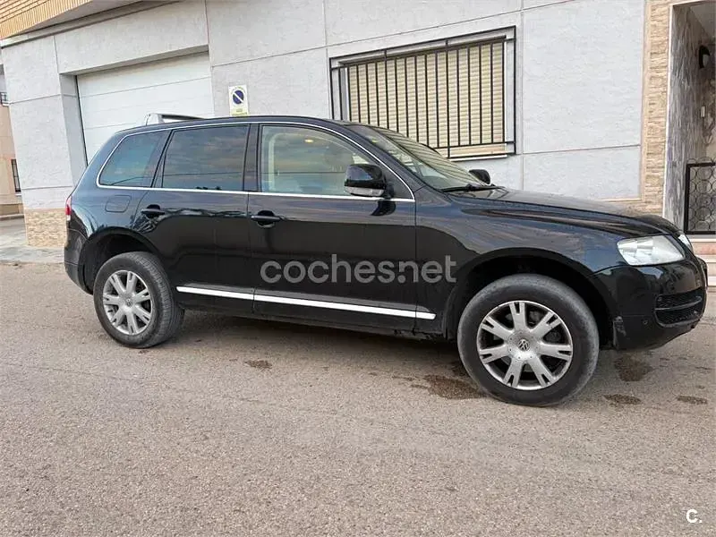Usado VW Touareg 313 CV (230 kW) 2004 Negro SUV