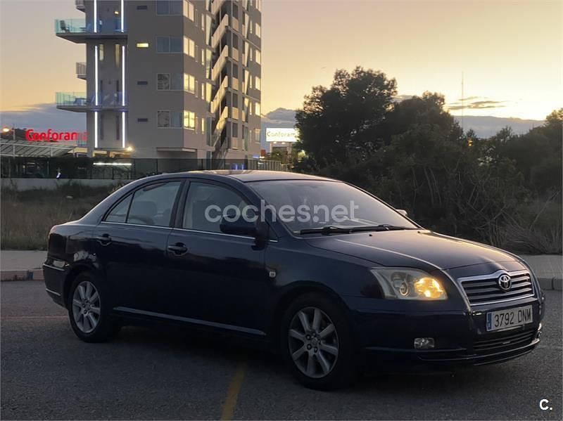 Usado Toyota Avensis Sol 129 CV (94 kW) 2006 Azul Berlina