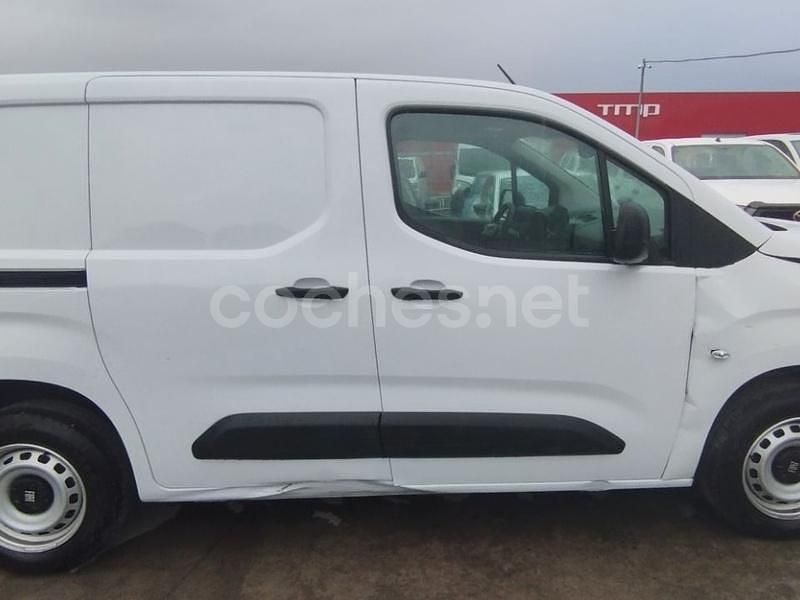 Usado Fiat Doblò 100 CV (73 kW) 2025 Blanco Monovolumen