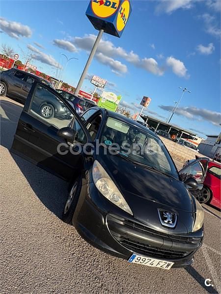 Usado Peugeot 207 75 CV (55 kW) 2008 Negro Berlina