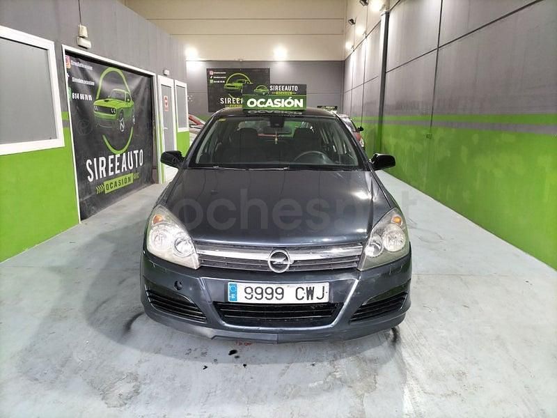 Usado Opel Astra Enjoy 100 CV (73 kW) 2004 Gris / plata Berlina