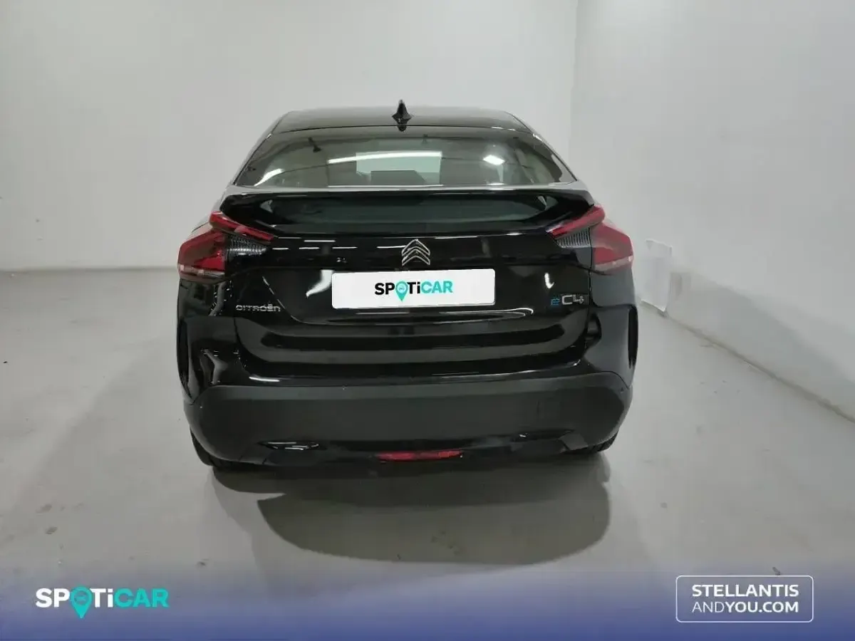 Usado Citroën e-C4 114 kW (156 CV) 2024 Rojo Berlina