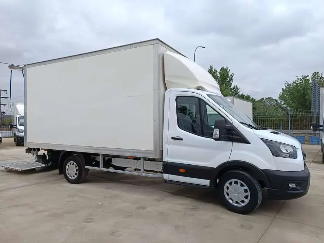 Usado Ford Transit Trend 131 CV (96 kW) 2023 Blanco Van