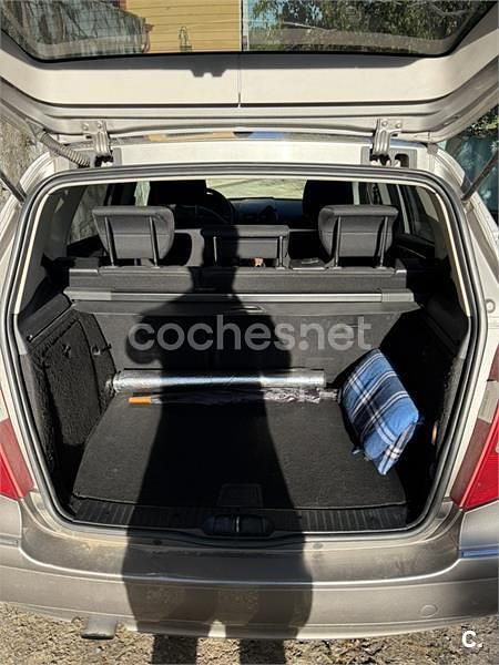 Usado Mercedes A180 Elegance 109 HP (80 kW) 2005 Cinzento Monovolume