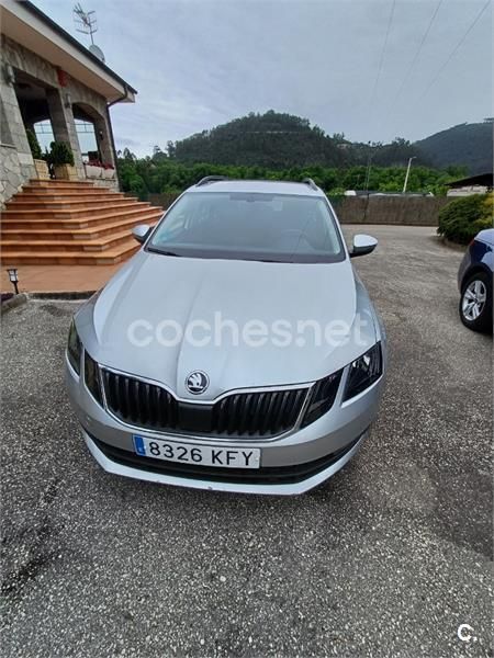 Gris / plata Usado 2017 Skoda Octavia Style Familiar | 8000 € (Super precio) - Imagen 1/4