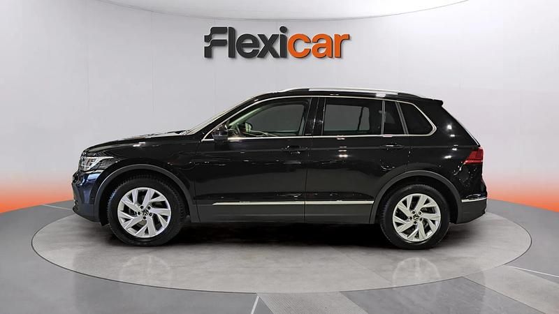Usado VW Tiguan Life 151 CV (111 kW) 2023 Negro SUV