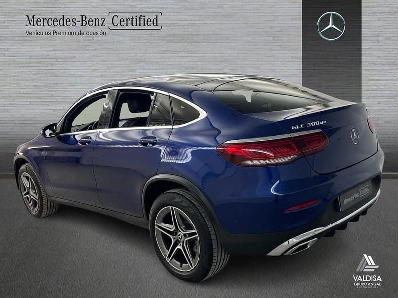 Usado Mercedes GLC300e AMG line 306 CV (225 kW) 2021 Azul brillante Coupe
