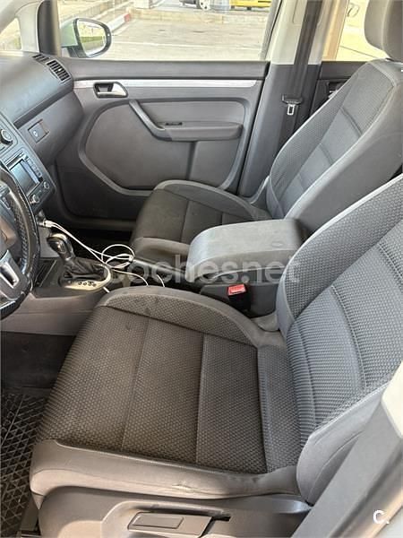 Usado VW Touran Advance 140 CV (102 kW) 2012 Gris / plata Monovolumen