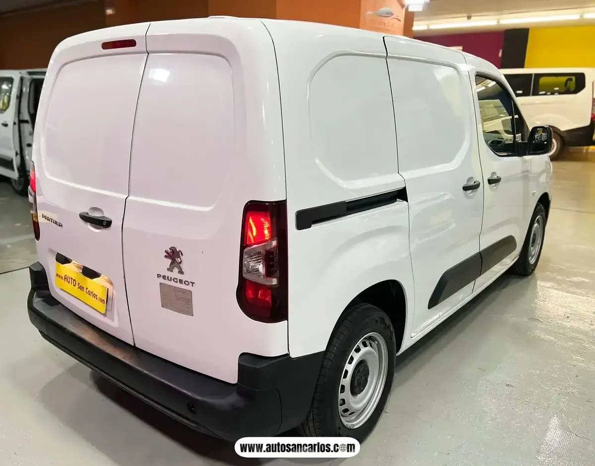 Usado Peugeot Partner 100 CV (73 kW) 2021 Blanco Monovolumen