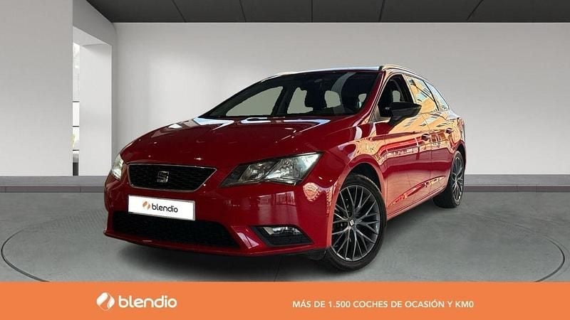Usado Seat Leon FR 125 CV (91 kW) 2016 Rojo