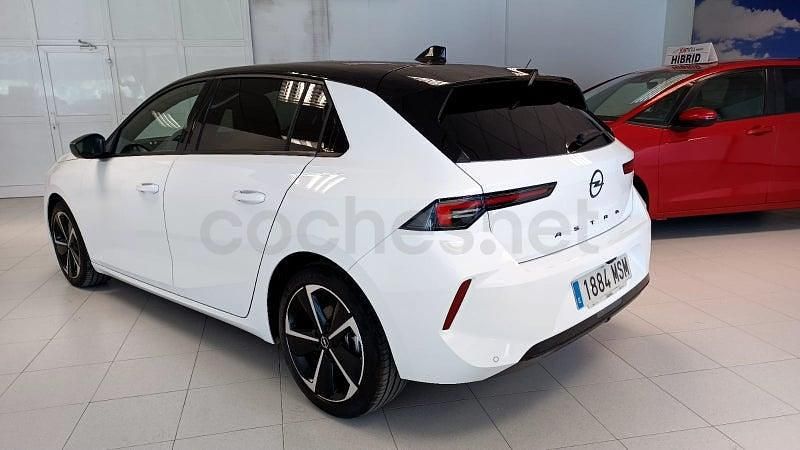 Usado Opel Astra 136 CV (100 kW) 2024 Blanco Berlina
