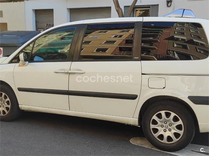 Blanco Usado 2005 Peugeot 807 Monovolumen | 3200 € (Buen precio) - Imagen 1/4