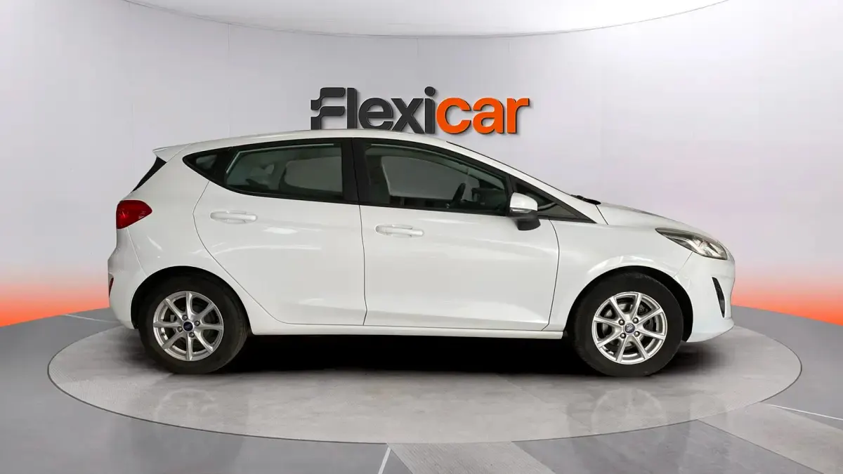 Usado Ford Fiesta Active 85 CV (62 kW) 2018 Blanco Utilitario